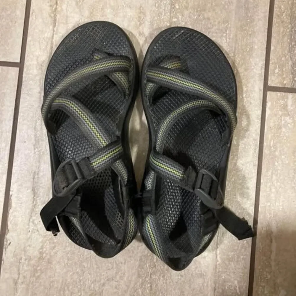 Chaco Size 7 Mens sandals Gray